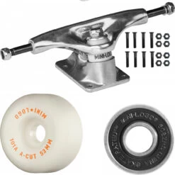 Santa Cruz Skateboard Chrome Dot Space Everslick 8.0" X 31.6" With Powell Mini Logo Package 10 Santa Cruz Skateboard Chrome Dot Space Everslick 8.0" X 31.6" With Powell Mini Logo Package -Sports Skateboard-Santa Cruz MLKit Sil 76664.1667408127
